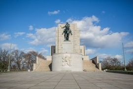 Národní památník na Vítkově se stal součástí Vojenského historického ústavu