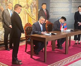 Podpis smlouvy o spolupořádání výstavy Čingischán